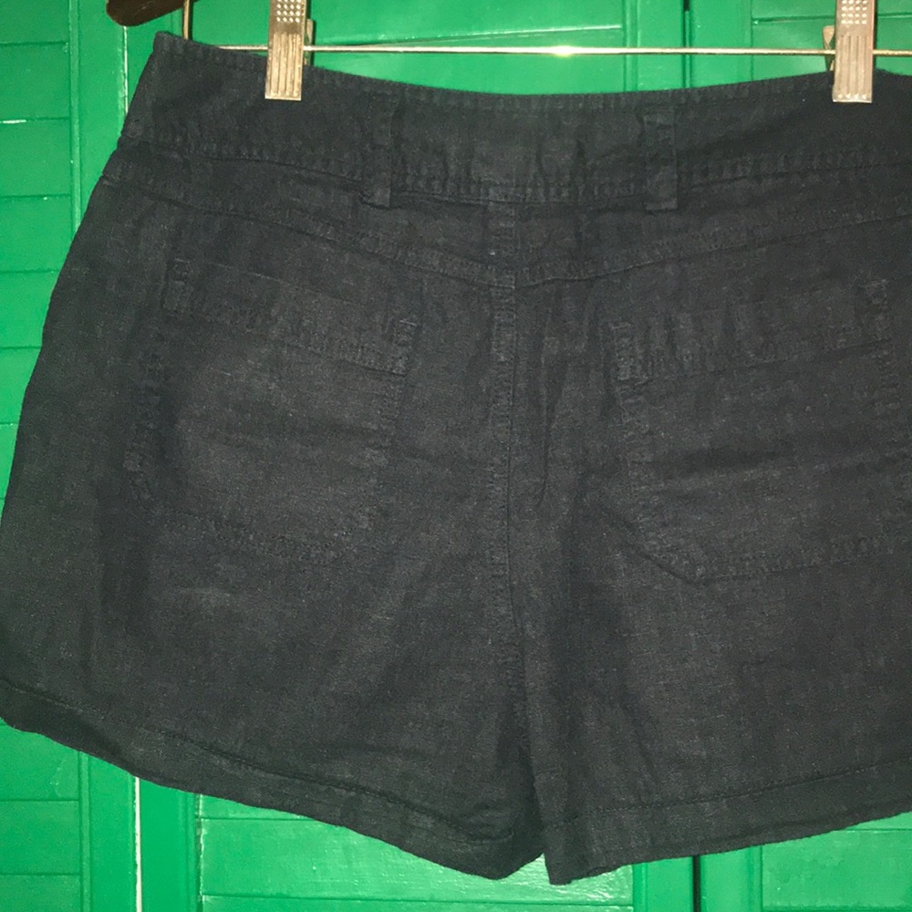 Black shorts - Picture 3 of 5